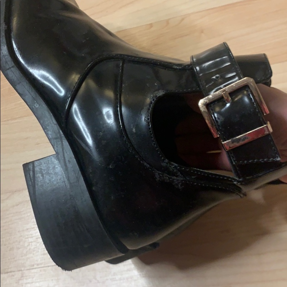 Shoes - Picture 4 of 7